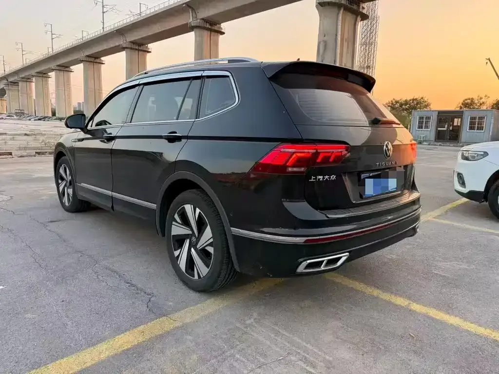 Volkswagen Tiguan L — фото 4
