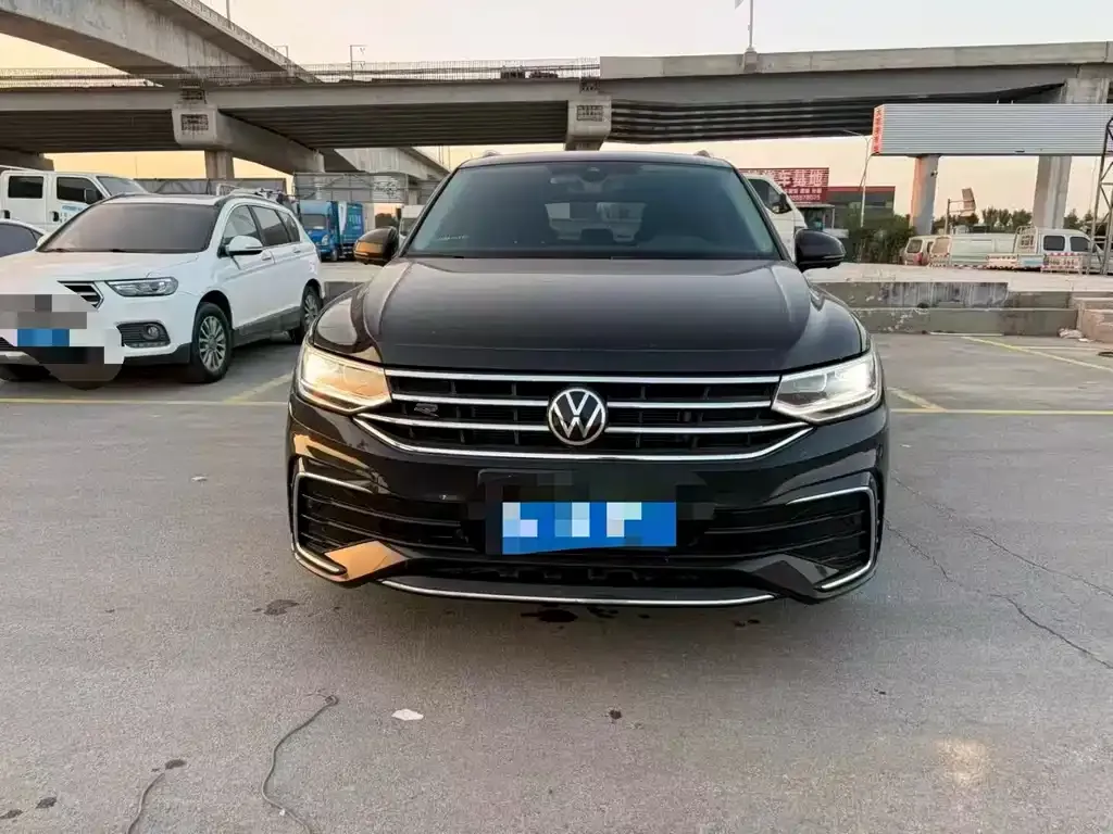 Volkswagen Tiguan L — фото 5