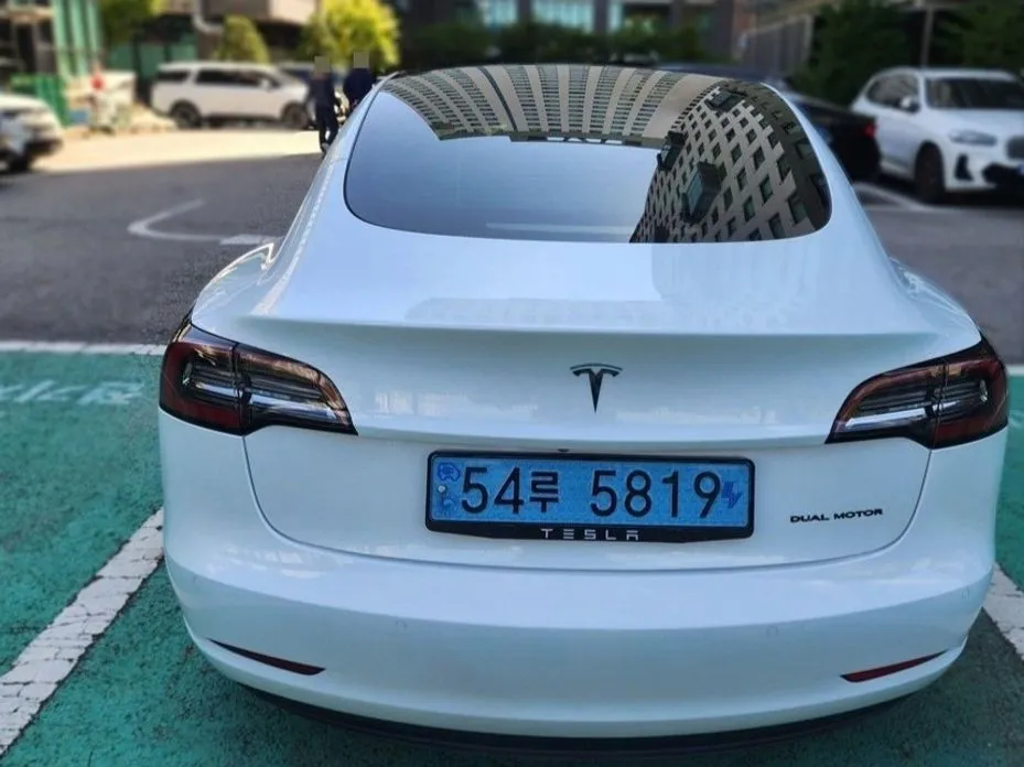 Tesla Model 3 — фото 5