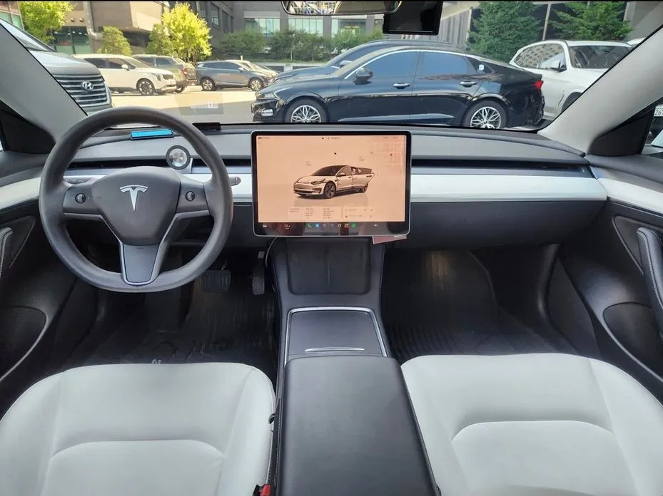 Tesla Model 3 — фото 10