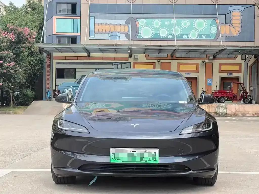 Tesla Model 3 — фото 6