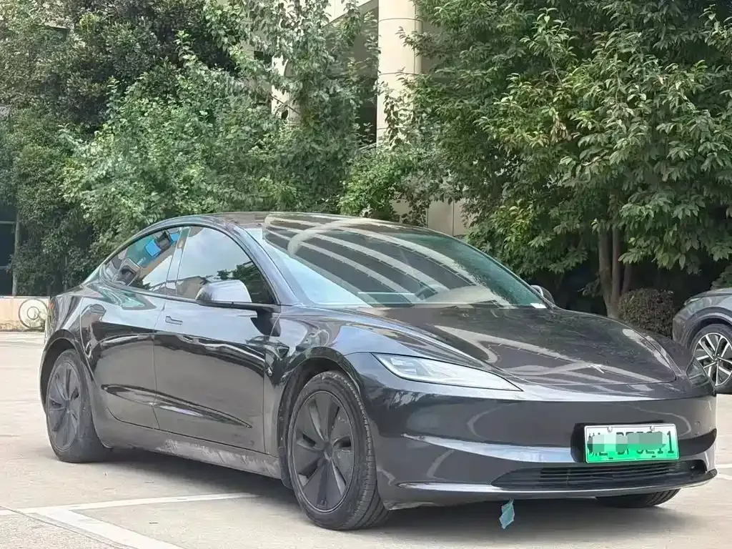 Tesla Model 3 — фото 8