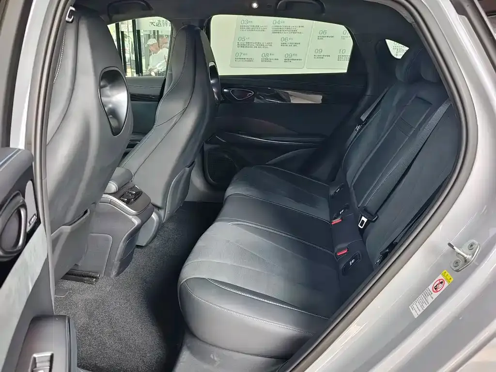 BYD Seal — фото 8