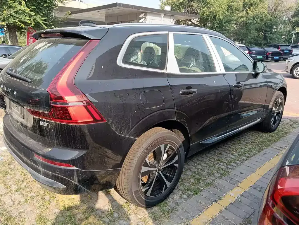 Volvo XC60 — фото 4