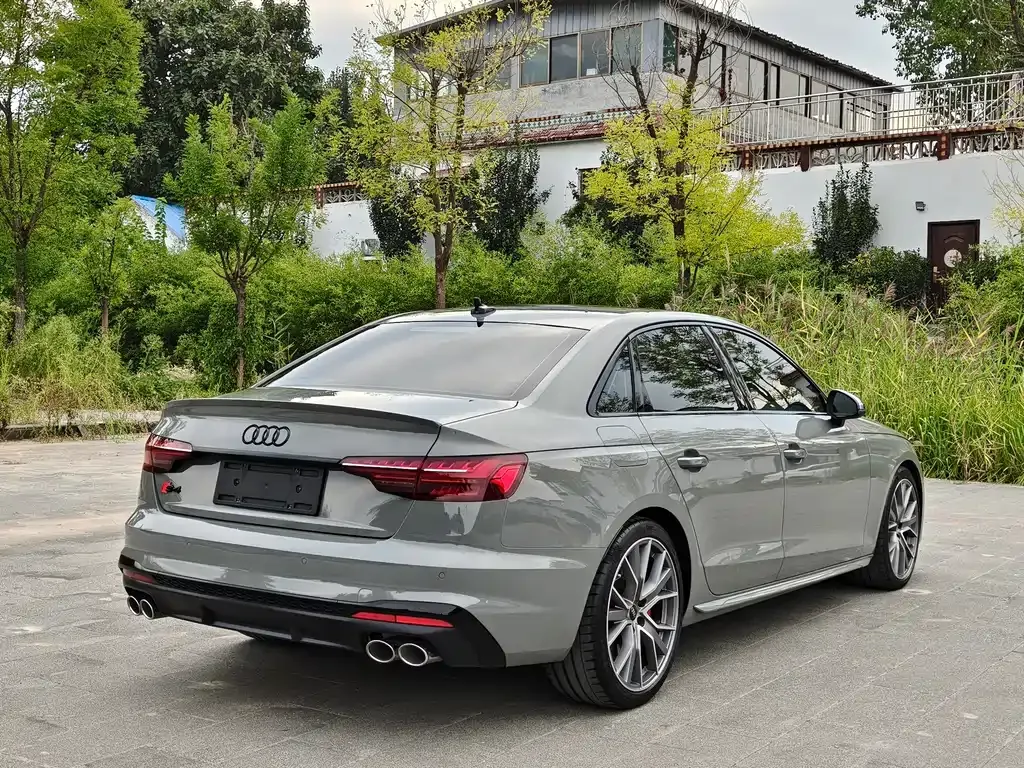 Audi S4 — фото 7