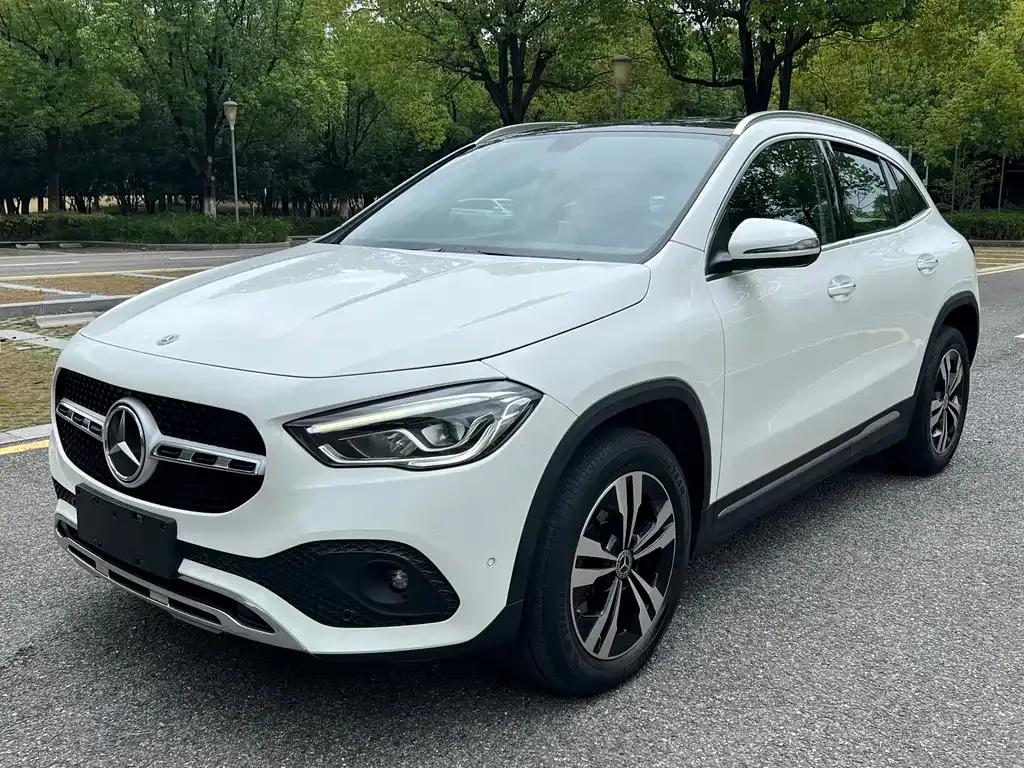 Mercedes-Benz GLA — фото 1