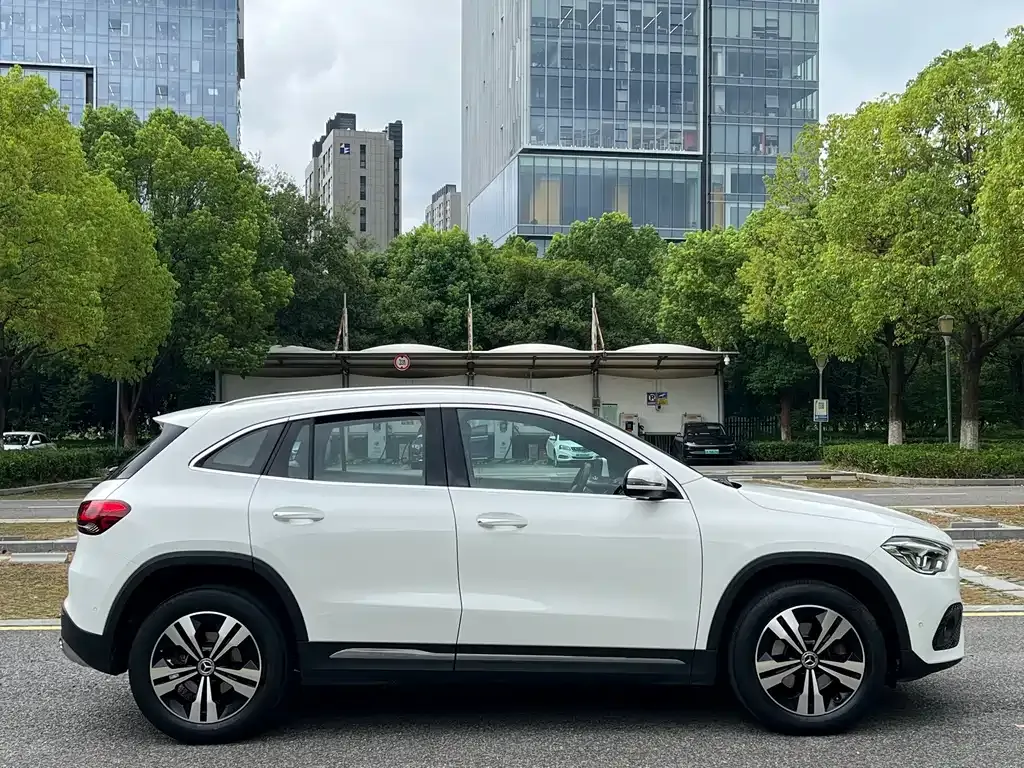 Mercedes-Benz GLA — фото 10