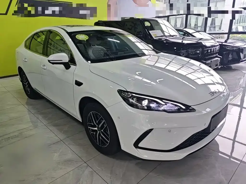 BYD Seal 05 DM-i — фото 9