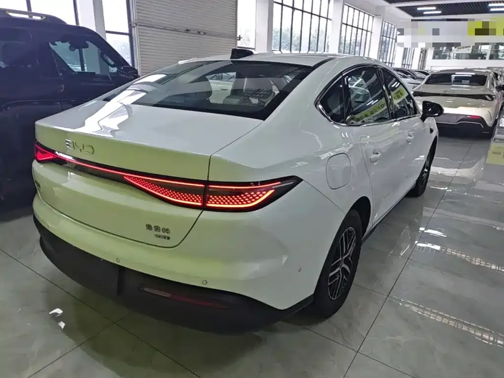 BYD Seal 05 DM-i — фото 5