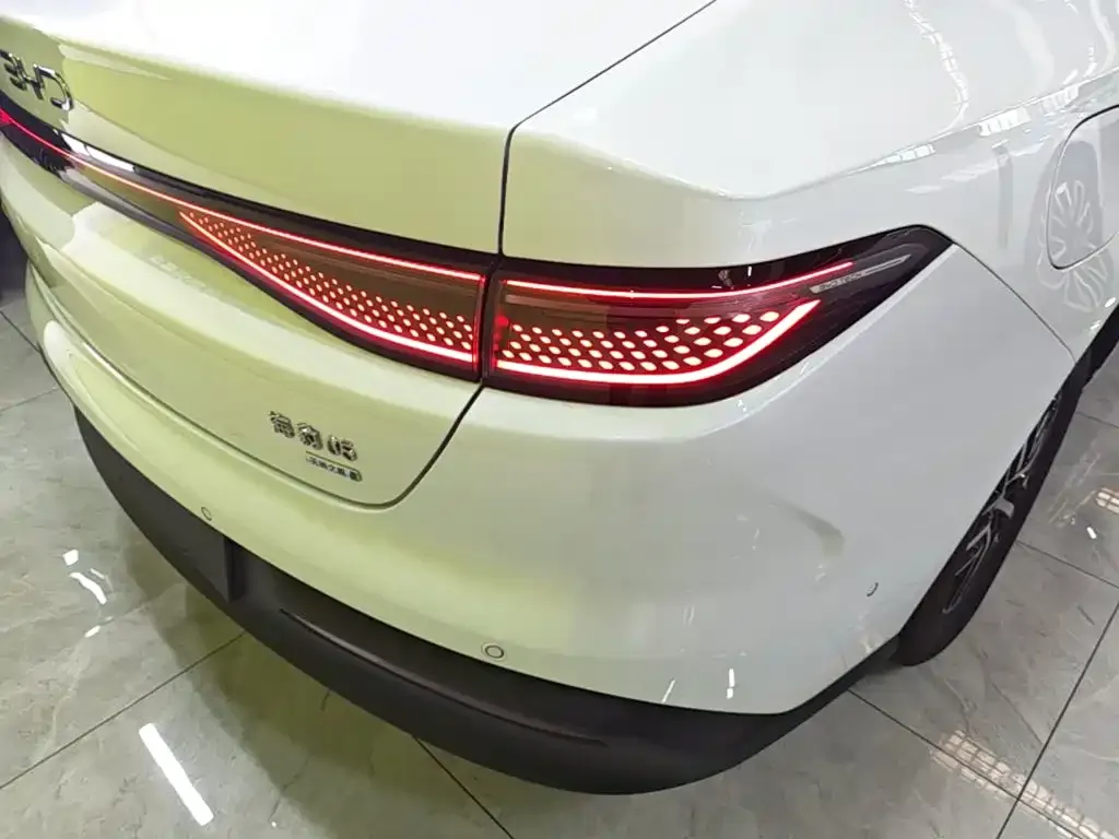 BYD Seal 05 DM-i — фото 6