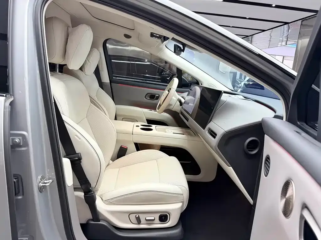 Li Auto Li i8 — фото 6