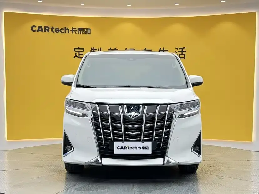 Toyota Alphard — фото 3