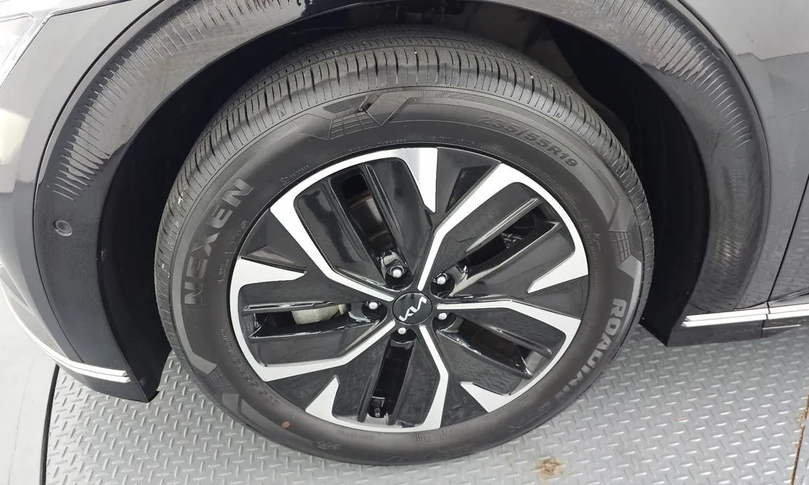 Kia EV6 — фото 7