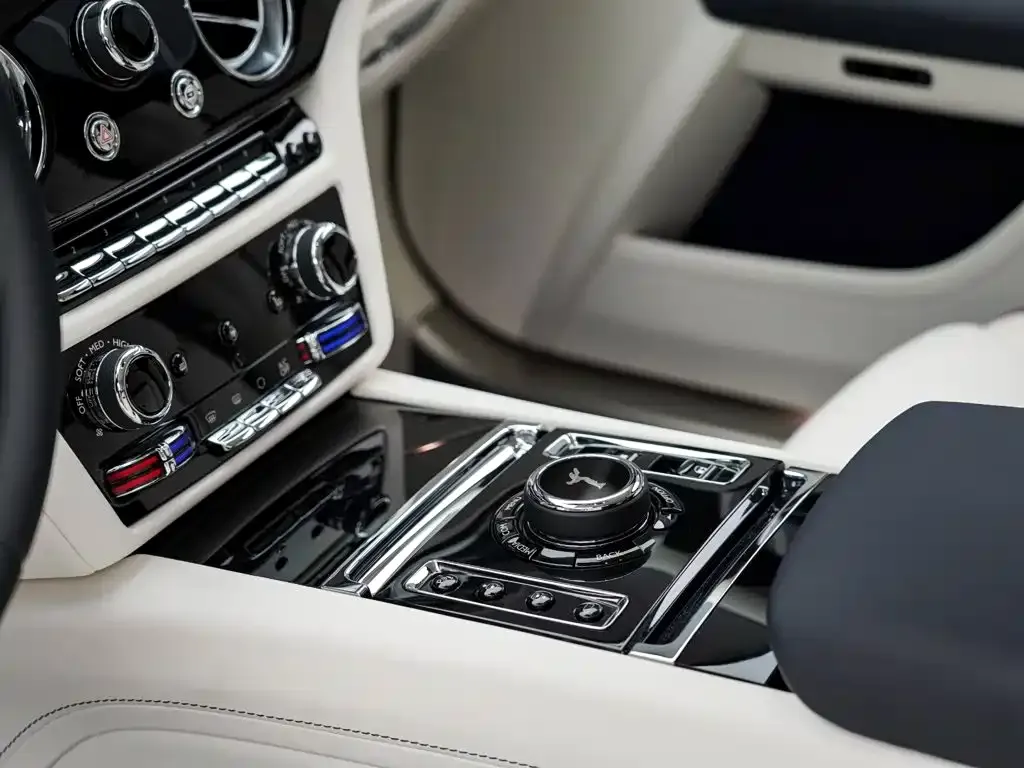 Rolls-Royce Ghost — фото 10