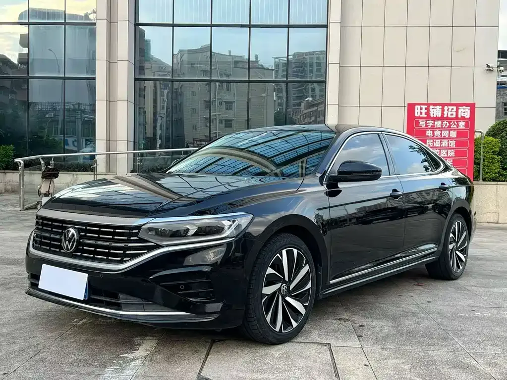 Volkswagen Passat — фото 1