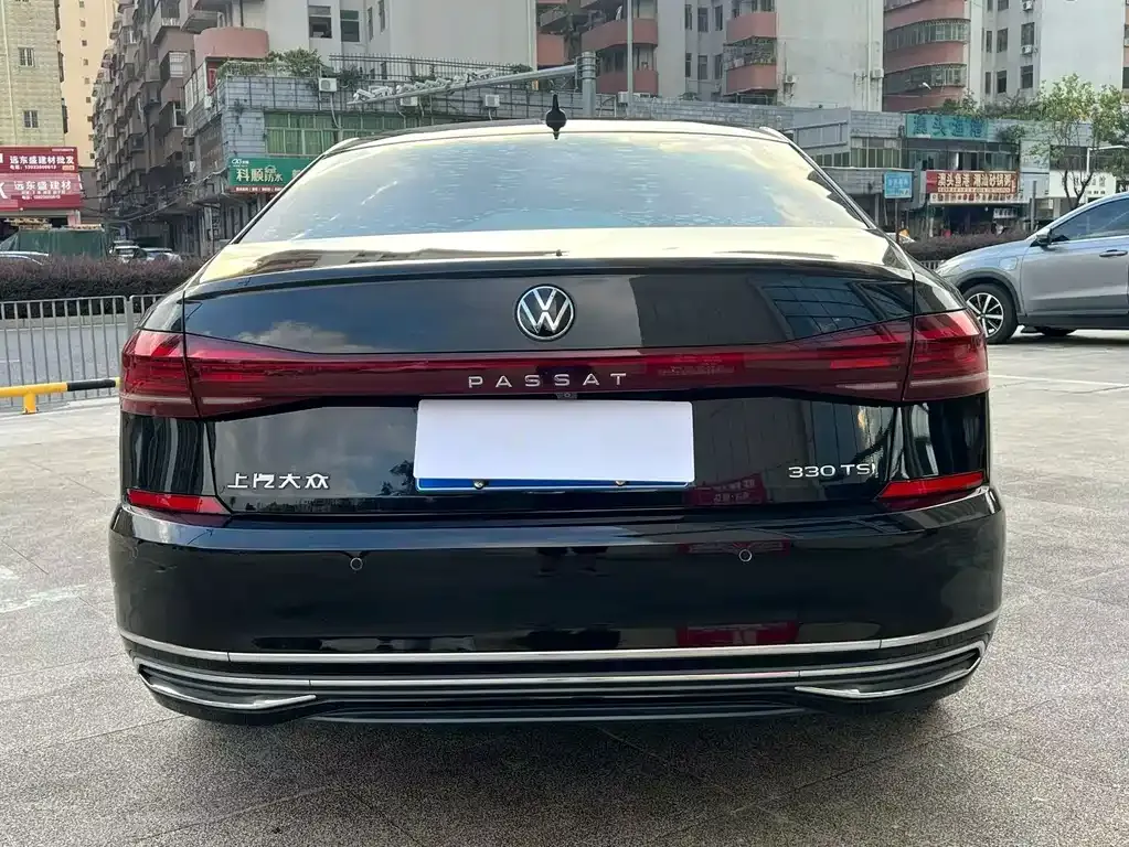Volkswagen Passat — фото 9