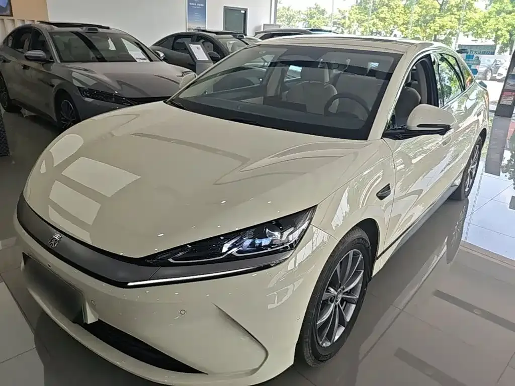 BYD Qin L — фото 8