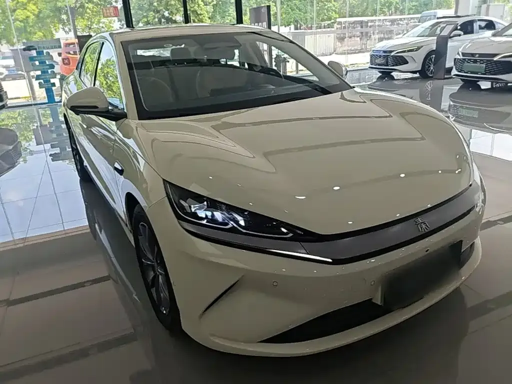 BYD Qin L — фото 9