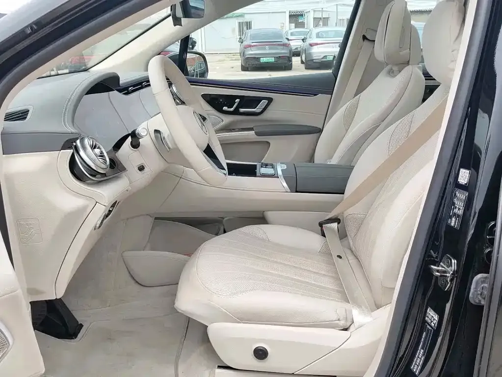 Mercedes-Benz EQS SUV — фото 3