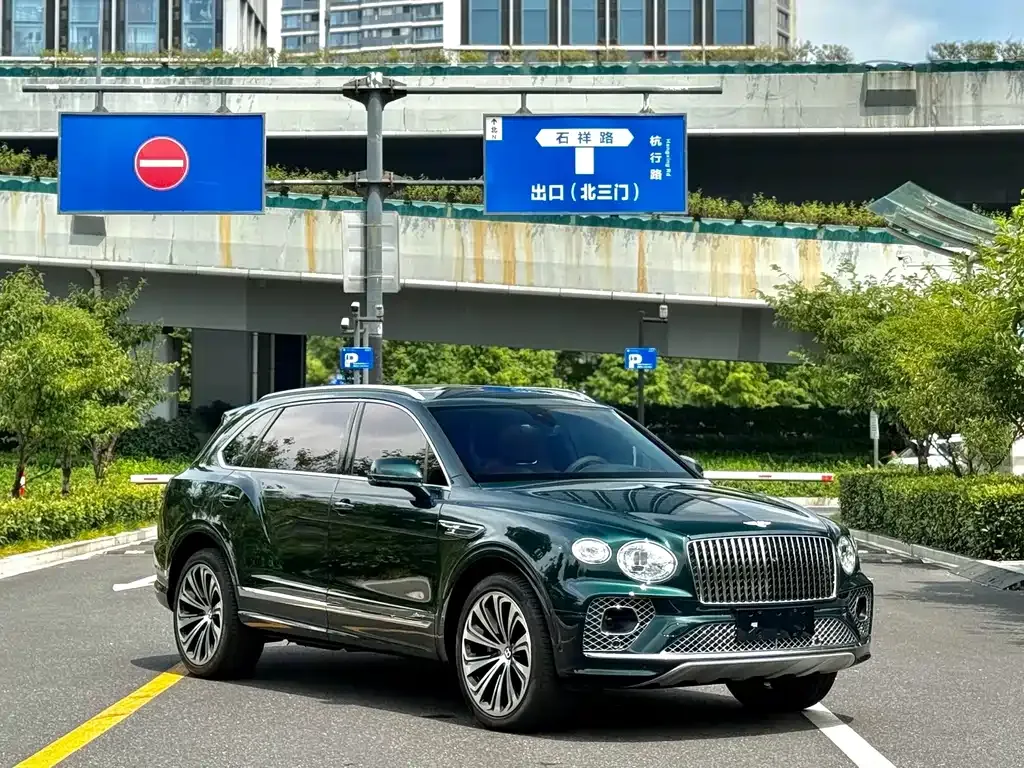 Bentley Bentayga — фото 5