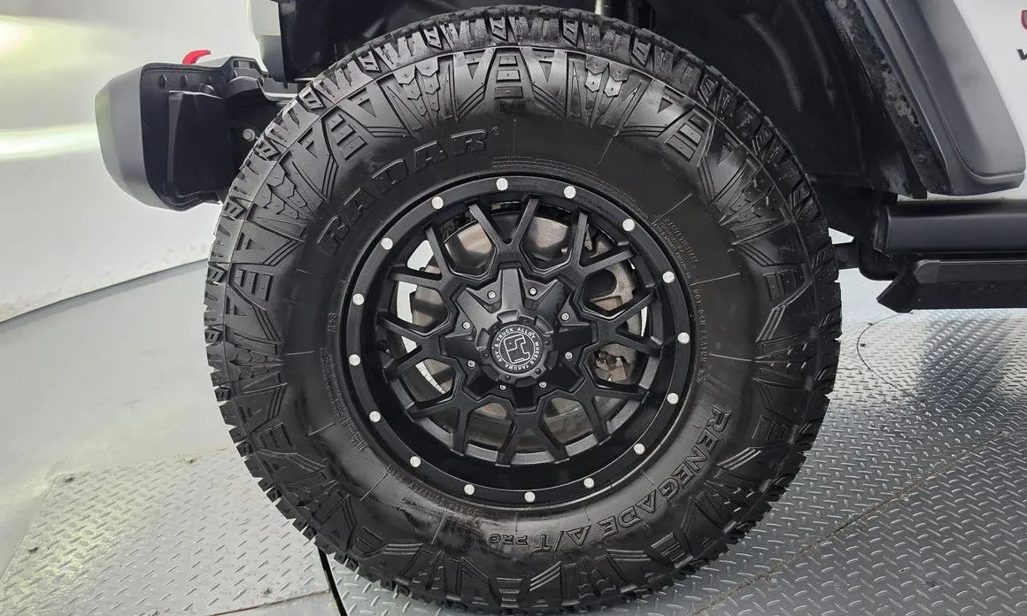 Jeep Wrangler — фото 9
