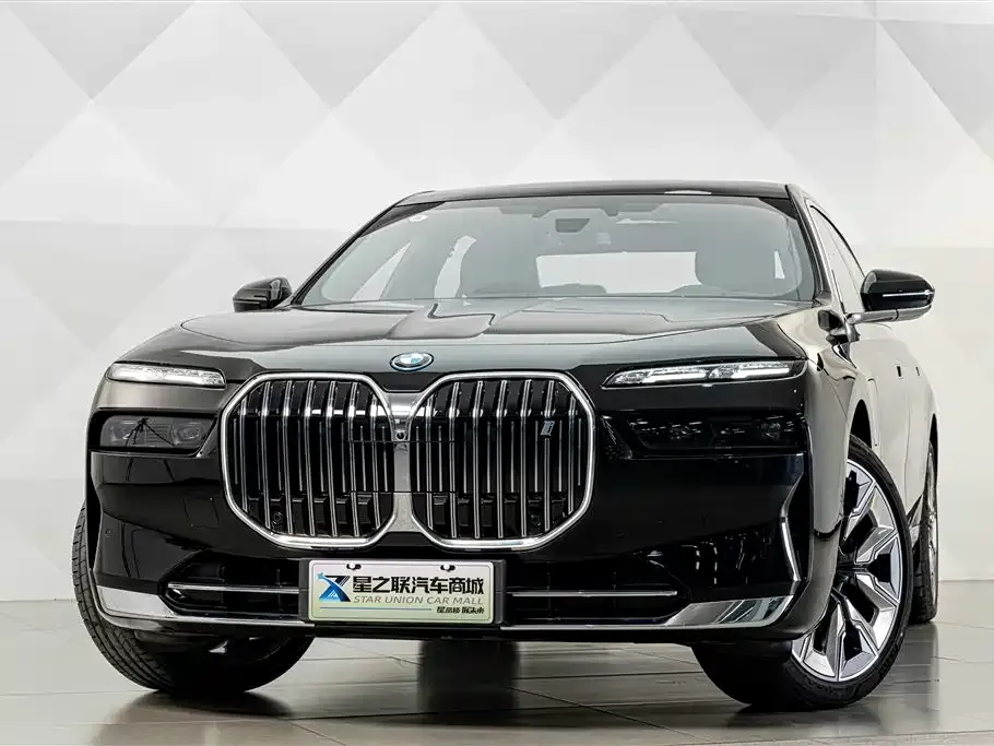 BMW i7 — фото 7