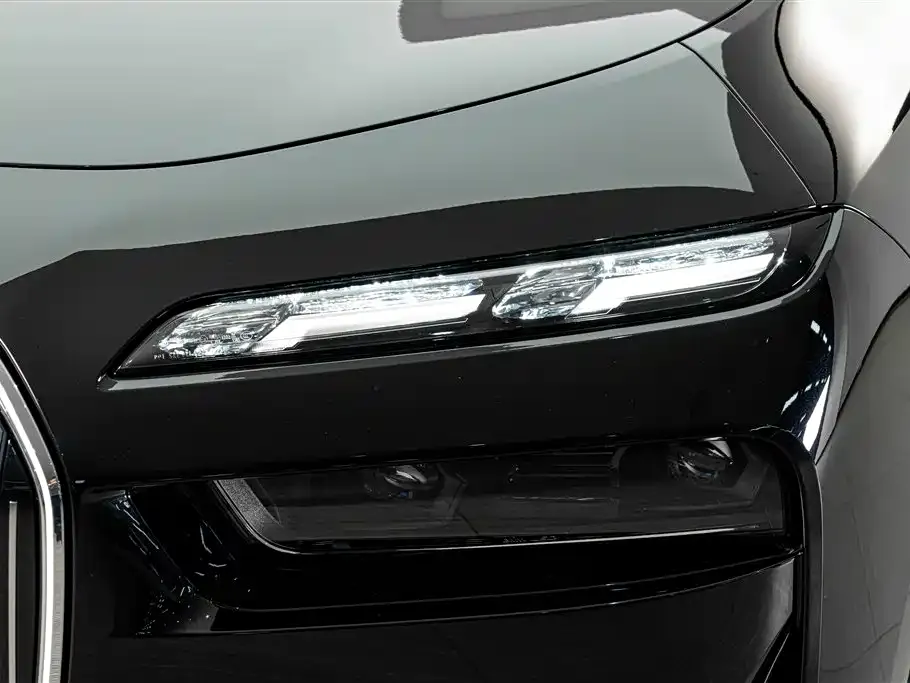 BMW i7 — фото 2