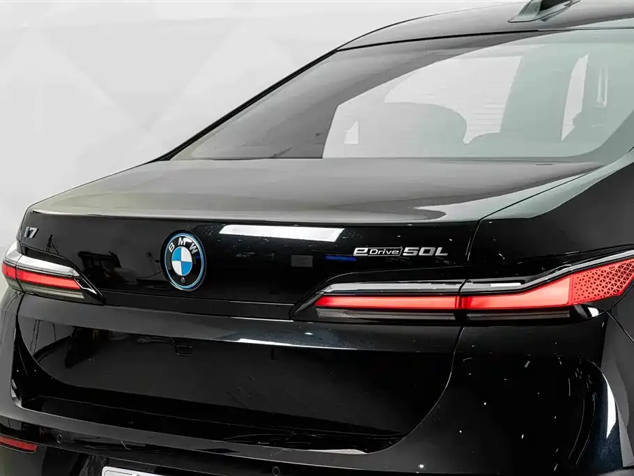 BMW i7 — фото 4