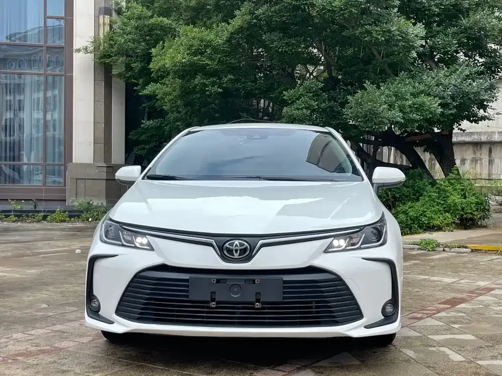 Toyota Corolla — фото 9