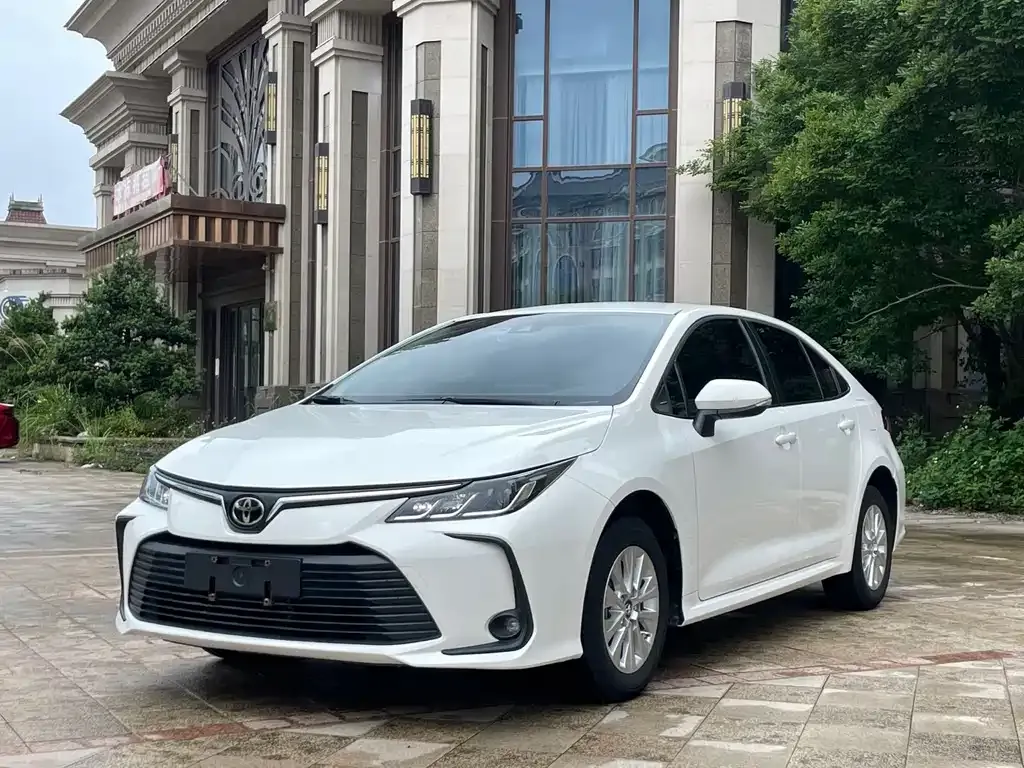 Toyota Corolla — фото 6