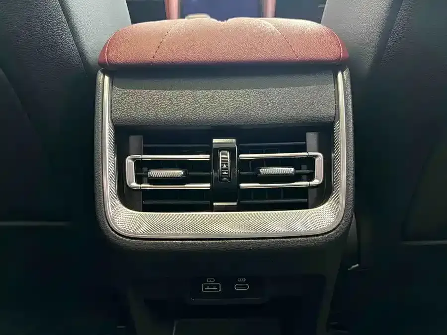 Hongqi H5 — фото 8
