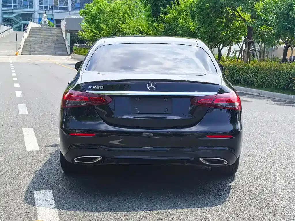 Mercedes-Benz E-Class (Import) — фото 2