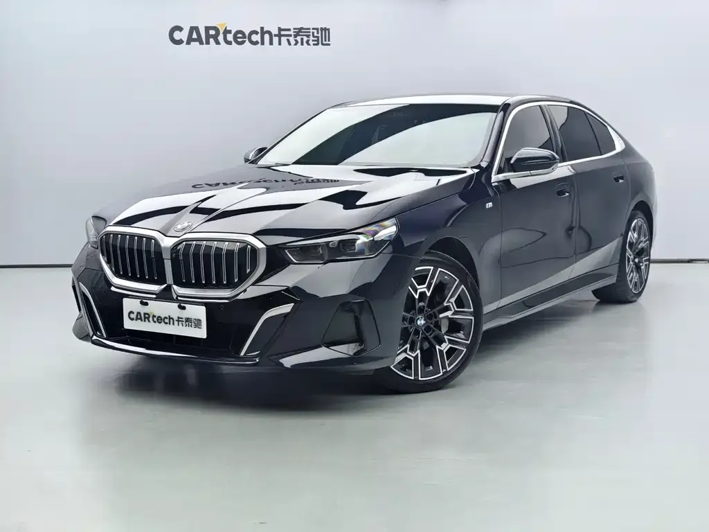 BMW 5 Series — фото 1