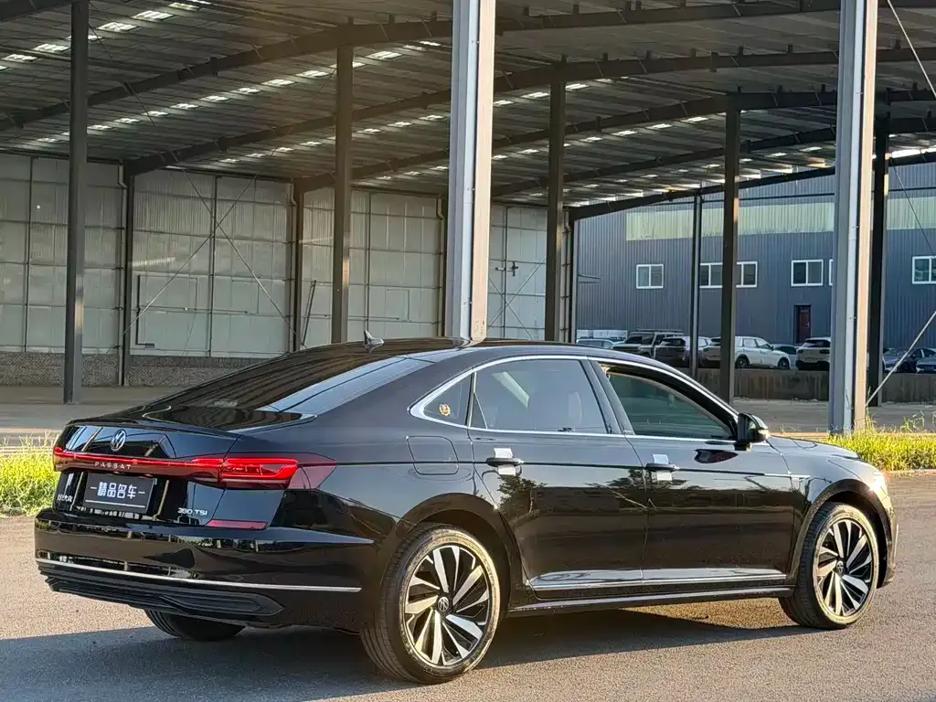 Volkswagen Passat — фото 6