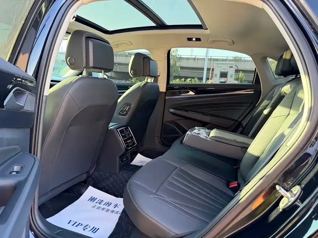 Volkswagen Passat — фото 10