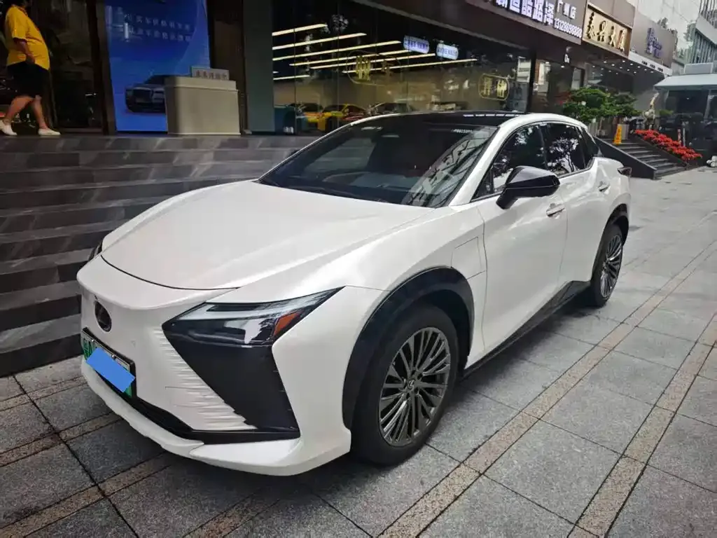 Lexus RZ — фото 1