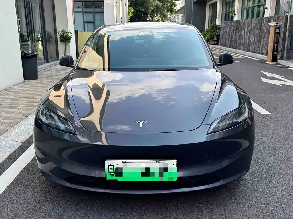 Tesla Model 3 — фото 5