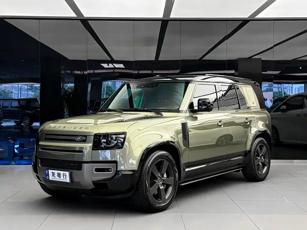 Land Rover Defender — фото 1