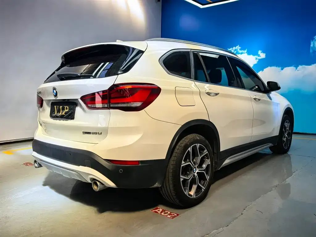 BMW X1 — фото 5