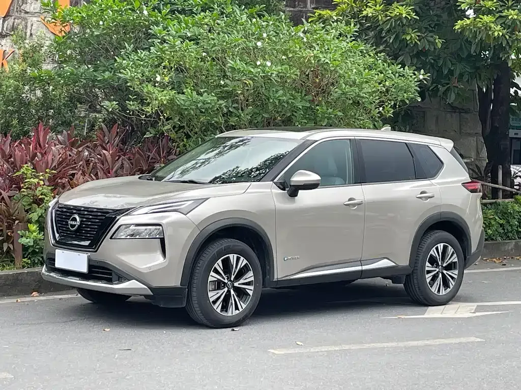 Nissan X-Trail — фото 1