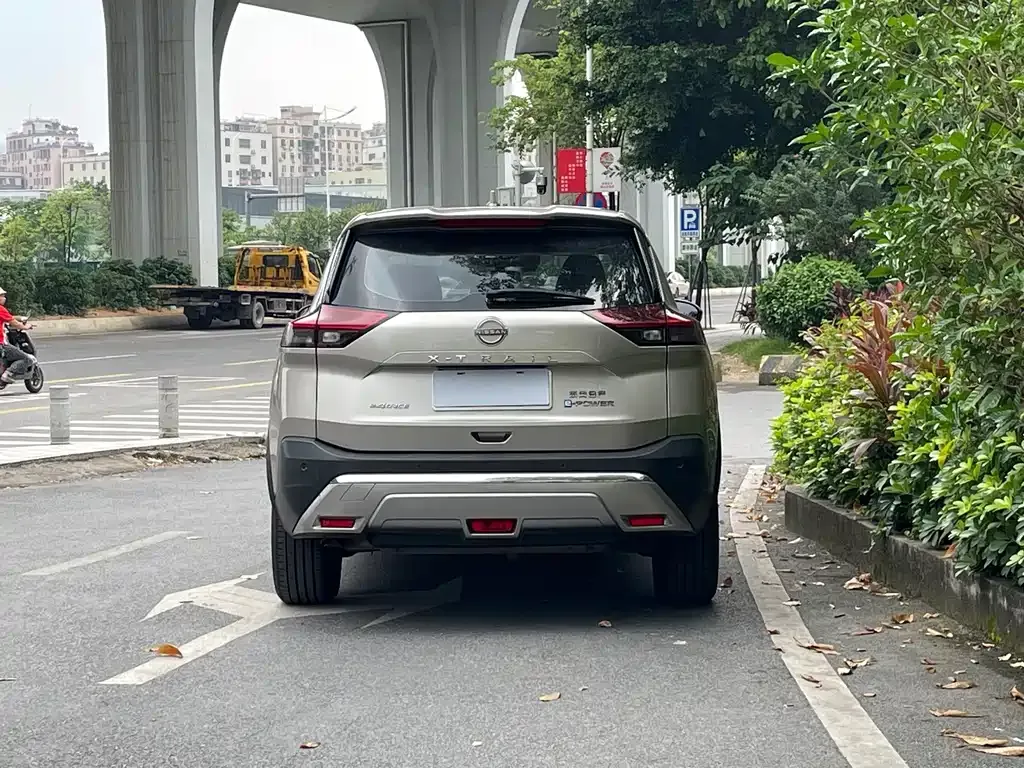 Nissan X-Trail — фото 10