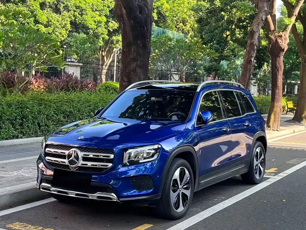 Mercedes-Benz GLB — фото 1