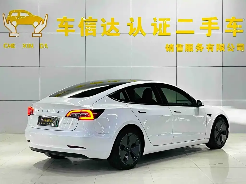 Tesla Model 3 — фото 3