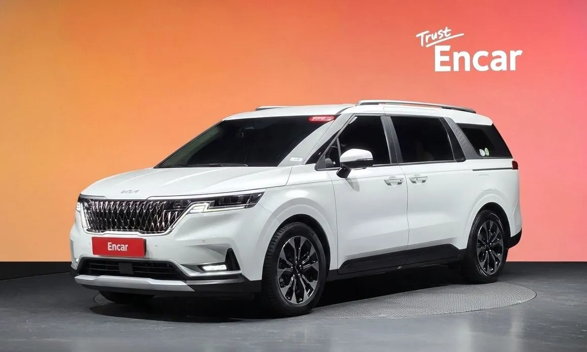 Kia Carnival — фото 1