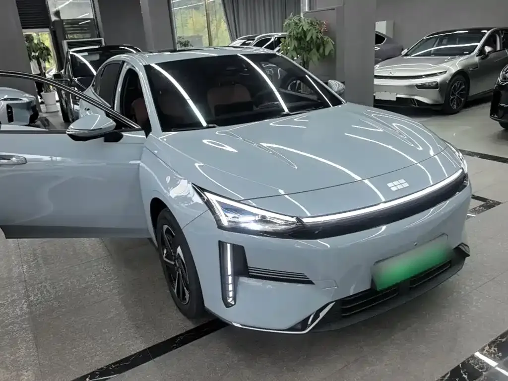 Geely Galaxy L6 — фото 10