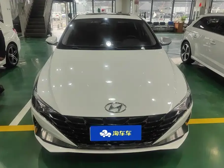Hyundai Elantra — фото 6