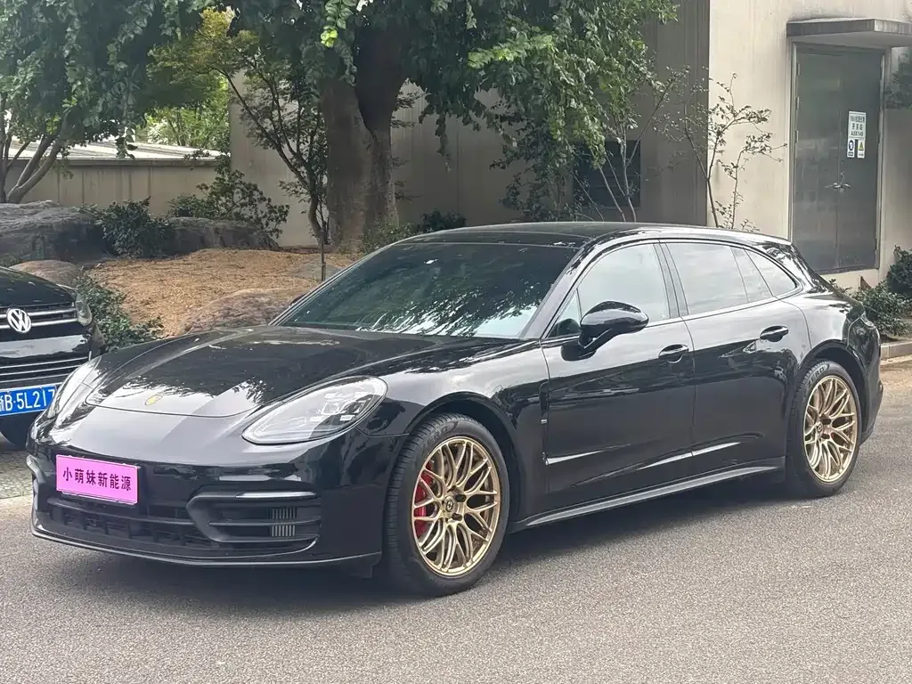 Porsche Panamera — фото 1