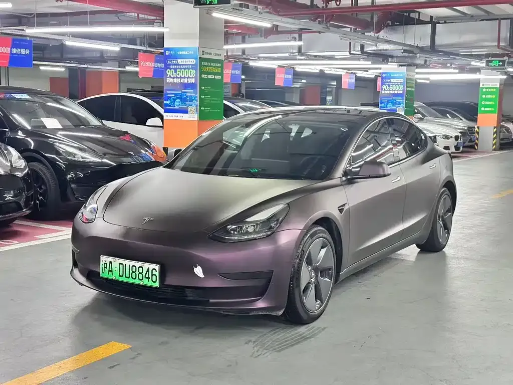 Tesla Model 3 — фото 1