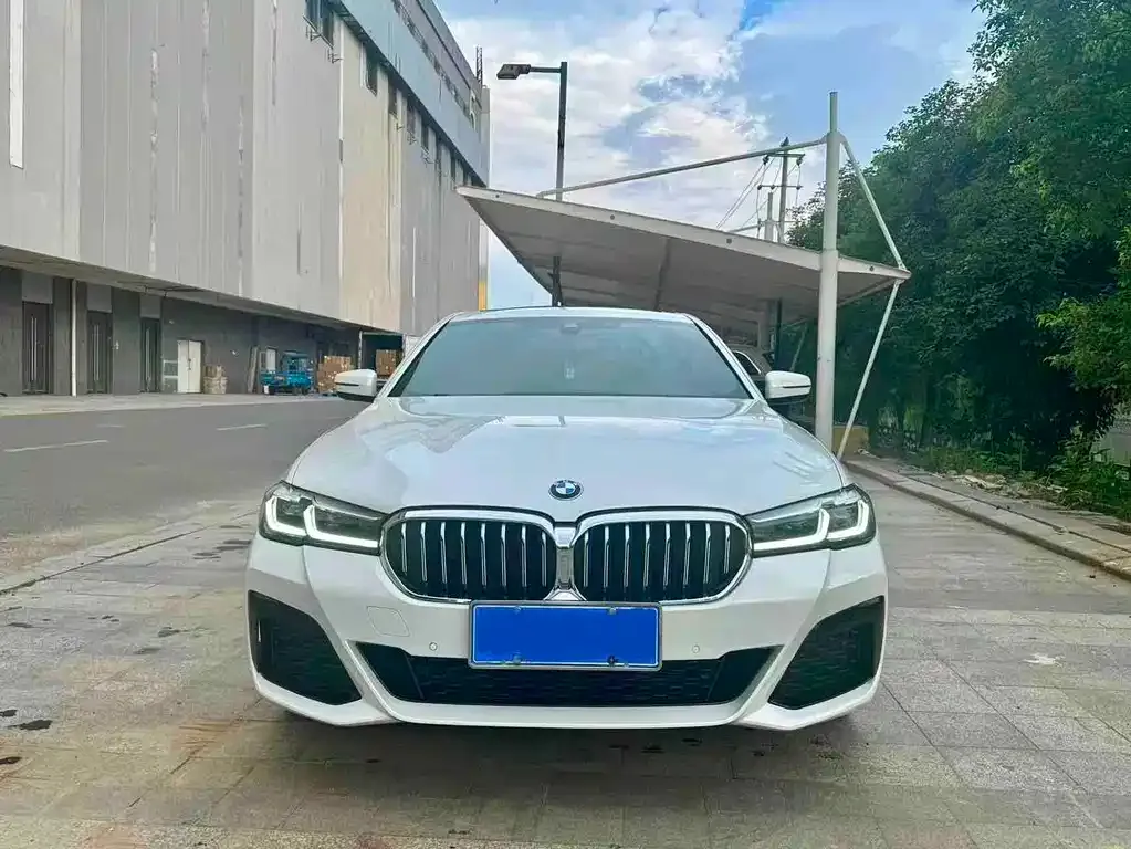 BMW 5 Series — фото 5