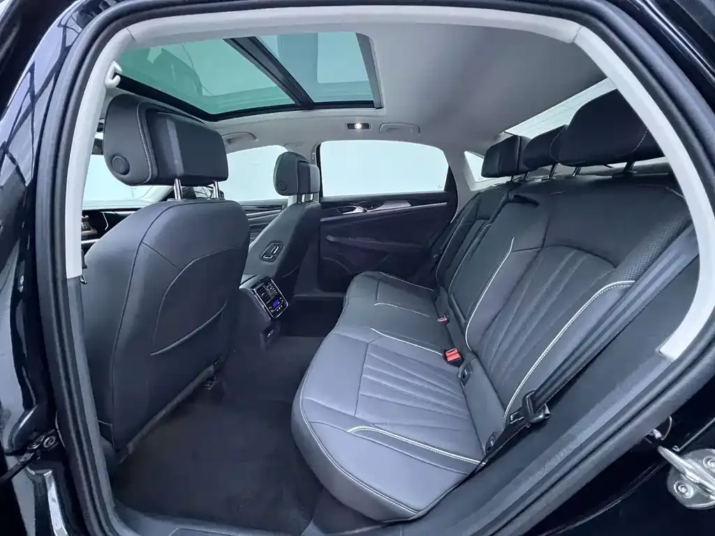 Volkswagen Passat — фото 8
